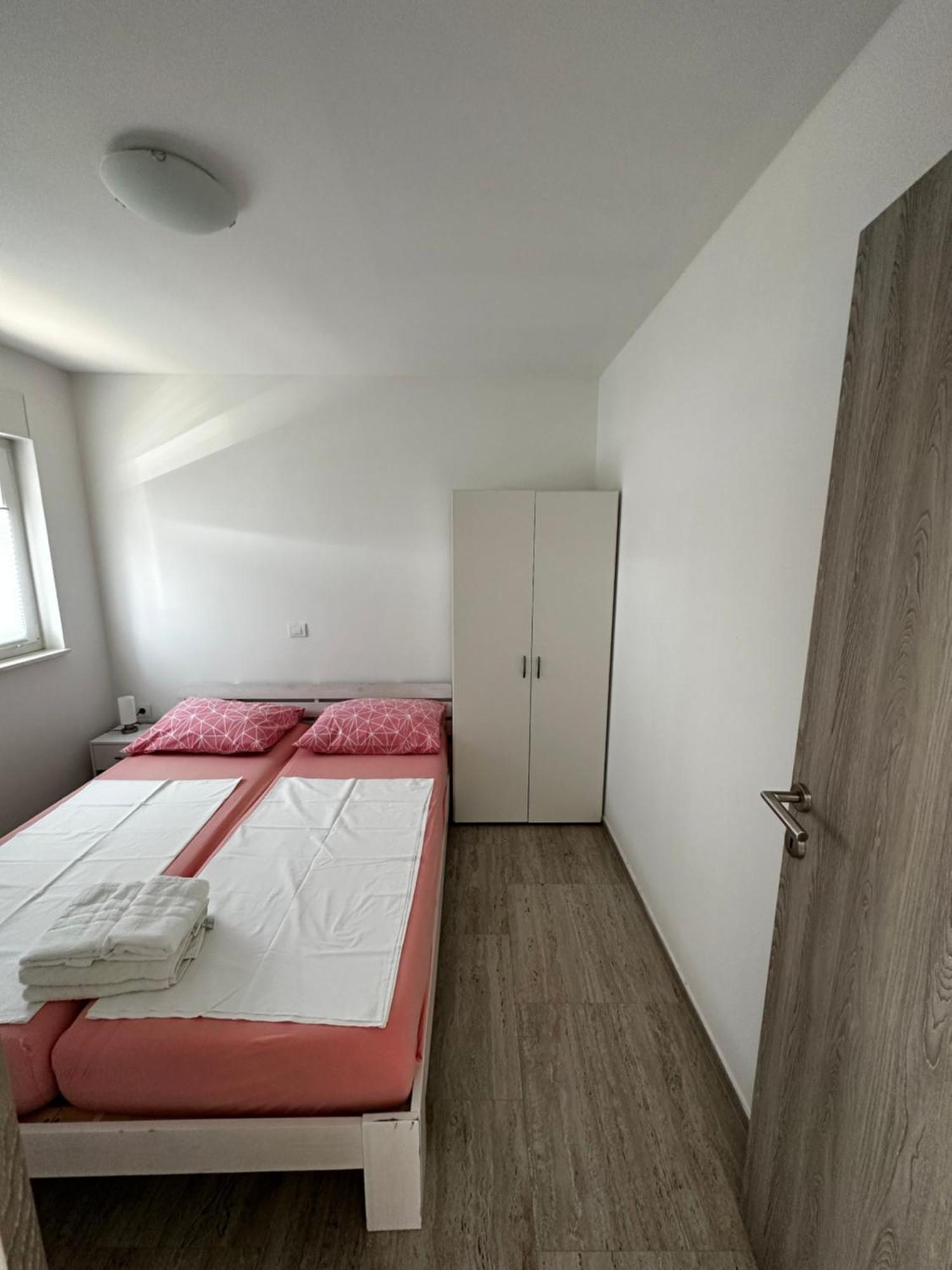 Apartmani Tamaris Murter Bagian luar foto